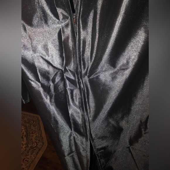 Cap & Gown Black & Red Unisex 6'-6'2" tall Graduation Ceremony Robe - Picture 8 of 11